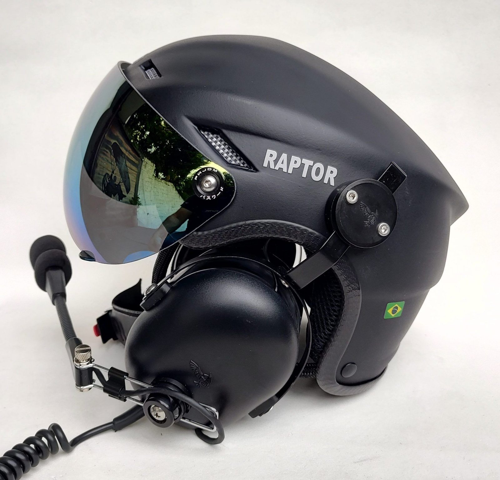 CAPACETE RAPTOR PRETO FOSCO COM VISEIRA E SISTEMA DE PRENDER A FONIA MODELO FLYTEC